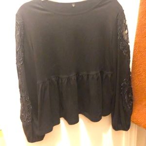 Black Cropped Top With Lace Sleeves